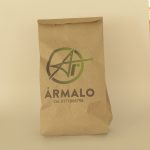 Bolsa de papel personalizada con logo y texto de ármalo